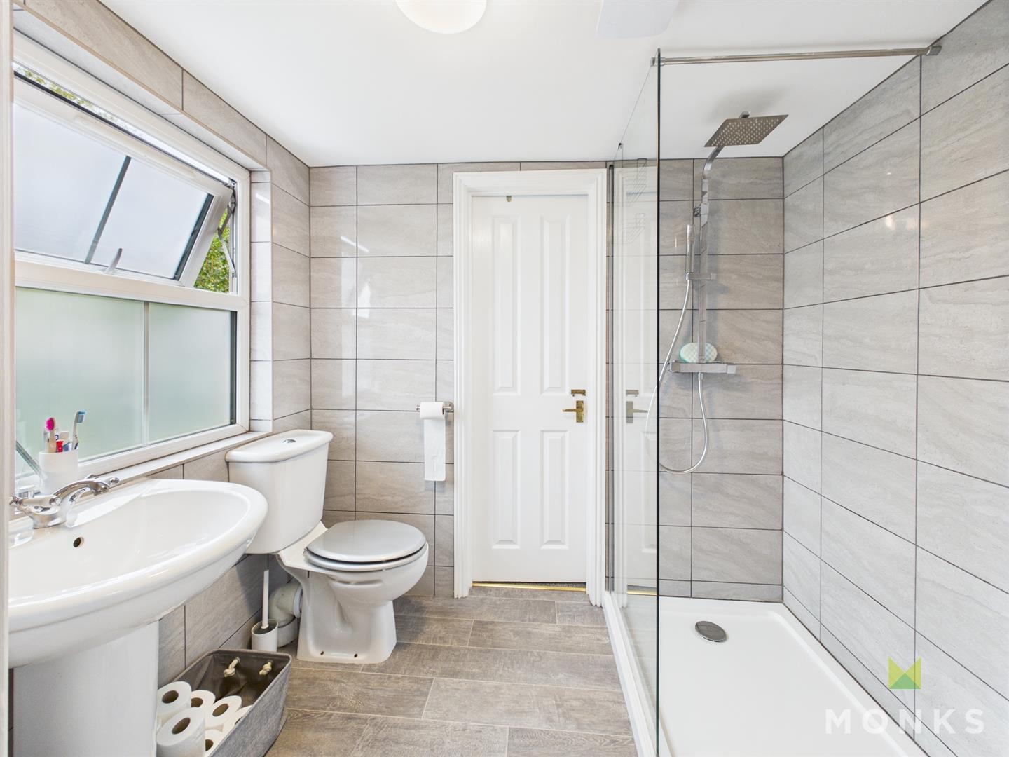 21 Grosvenor Road, Oswestry, SY11 2PE SSTC 21 Grosvenor Road, Oswestry, SY11 2PE SSTC